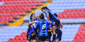 ¡Ellas sí! Gallos Femenil golea en el Clásico de la 57
