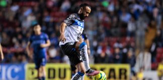 Gallos vuelve a perder una ventaja y termina goleado en casa