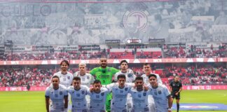 Al Gallo le hace falta cantar fuera del corral