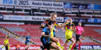 Gallos Femenil pierde ante América en un duelo de aves.